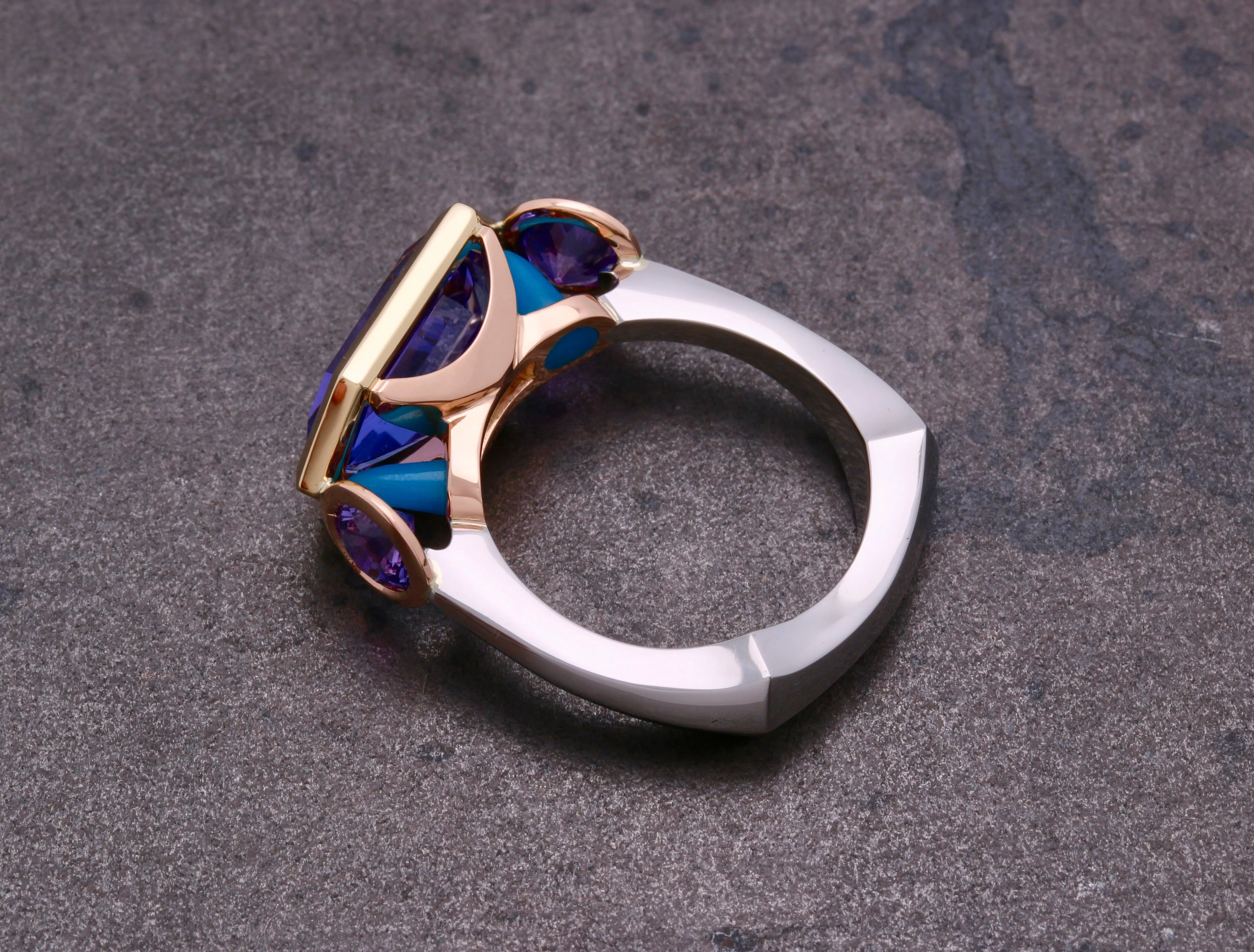 Haleiva Ring