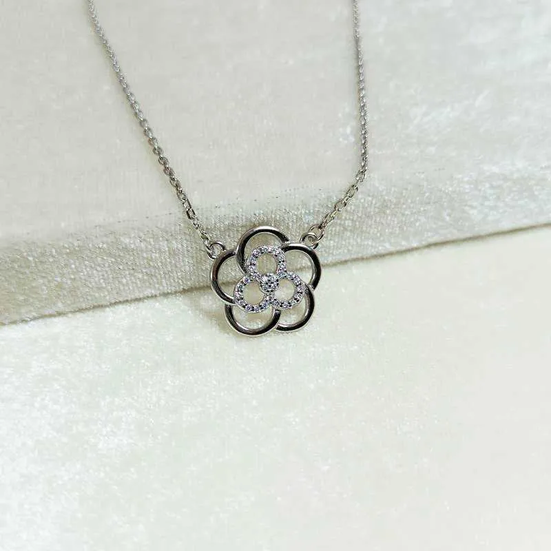 Nature Inspired Flower Necklace