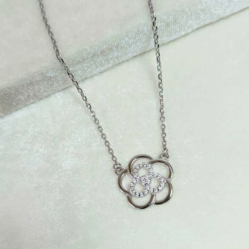 Nature Inspired Flower Necklace