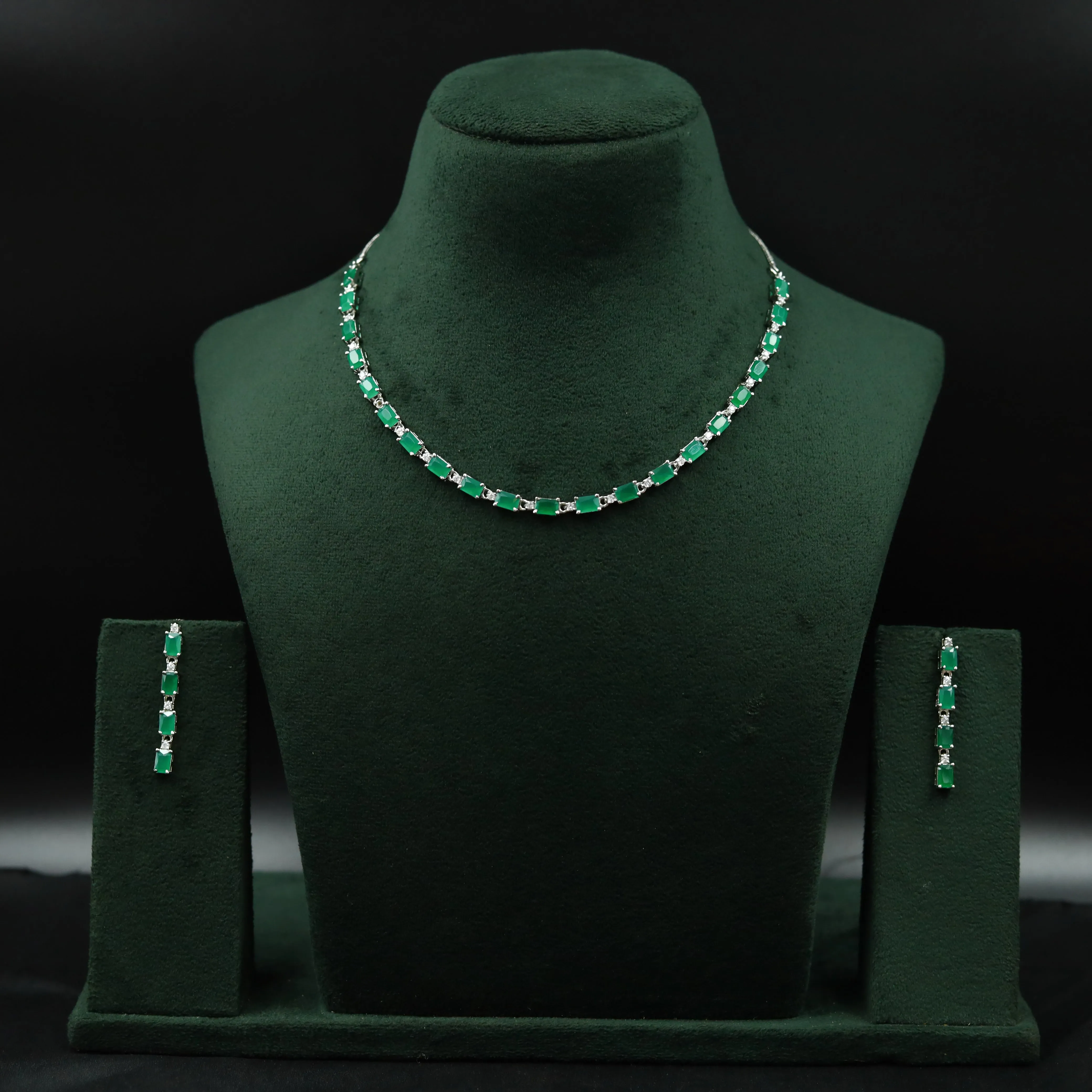 Round Neck Zircon/AD Necklace Set 12541-28