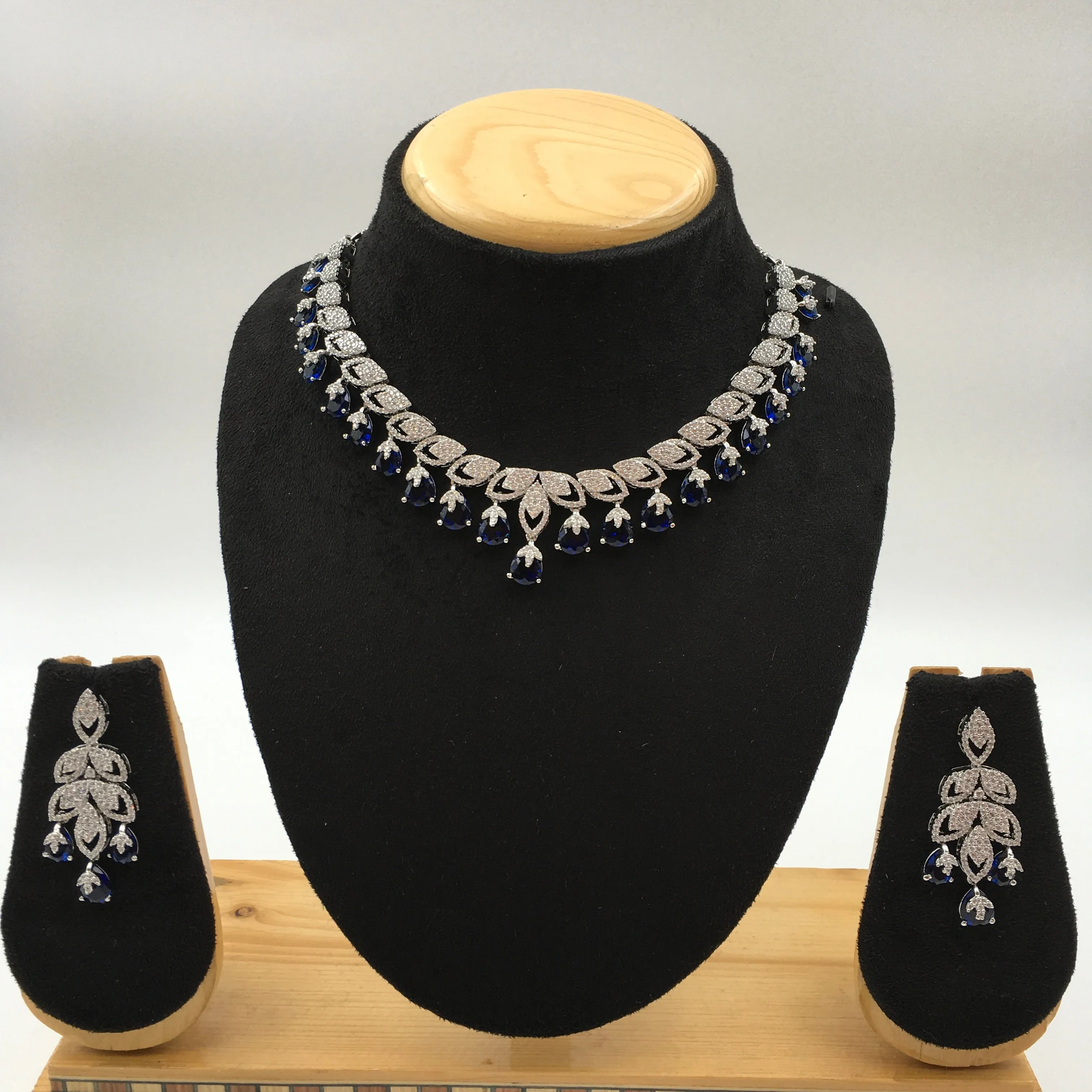 Round Neck Zircon/AD Necklace Set 8575-08