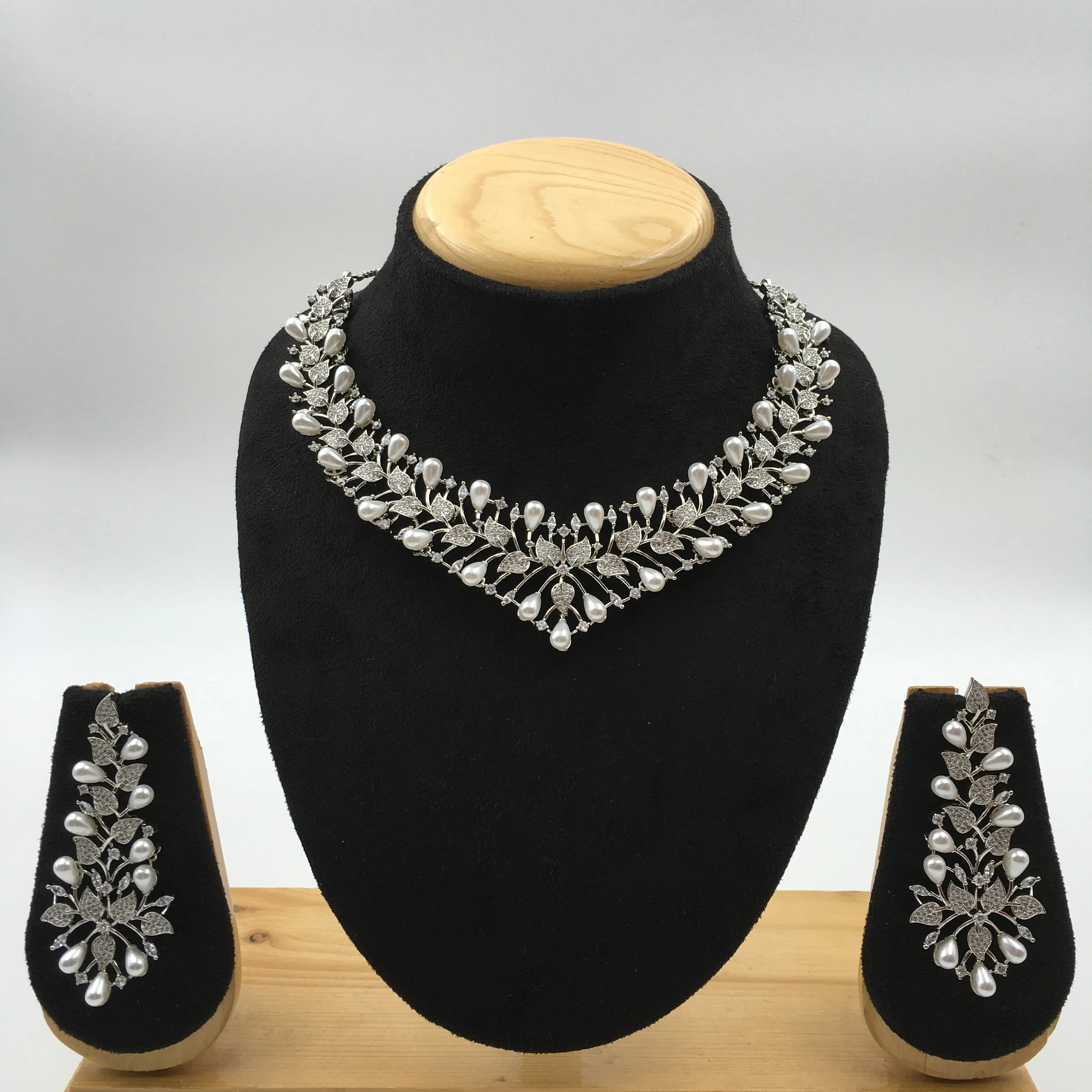 Round Neck Zircon/AD Necklace Set 8579-08