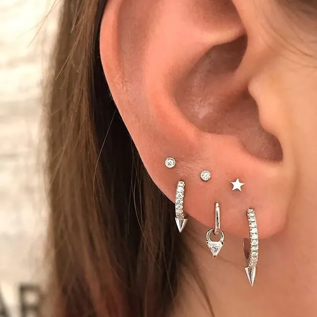 Scalloped Set Genuine Diamond Threaded Stud Earring by Maria Tash in 18K Gold. Flat Stud.