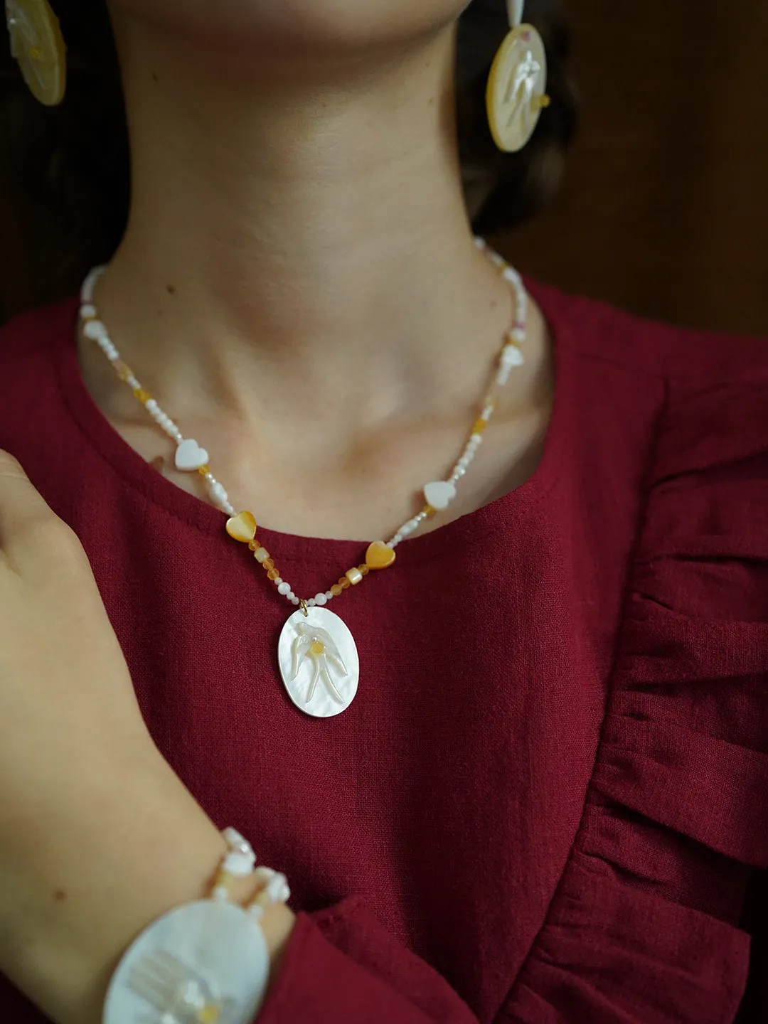 Unlogical Poem Hand/Bird shaped Natural Shell Handmade Necklace